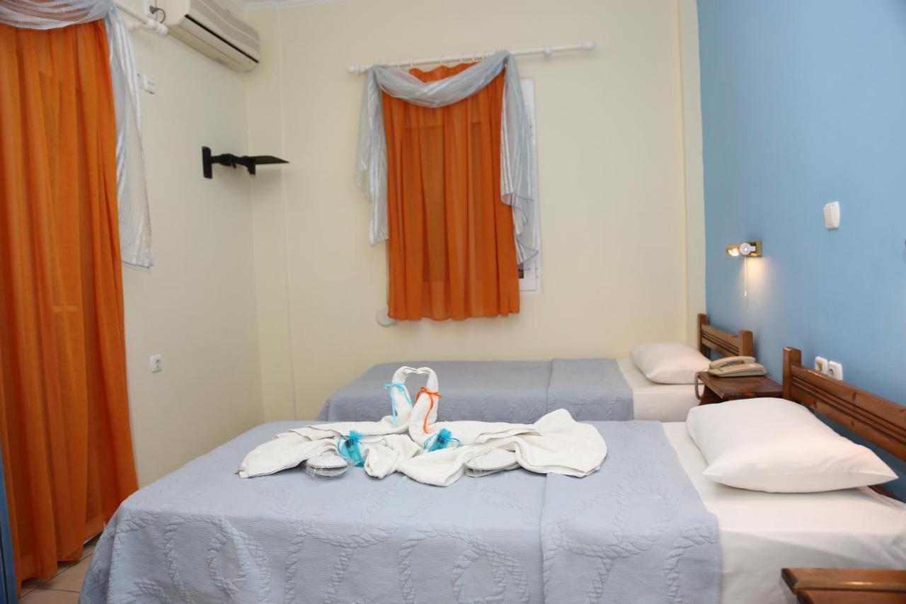 Coral Hotel Plomari エクステリア 写真