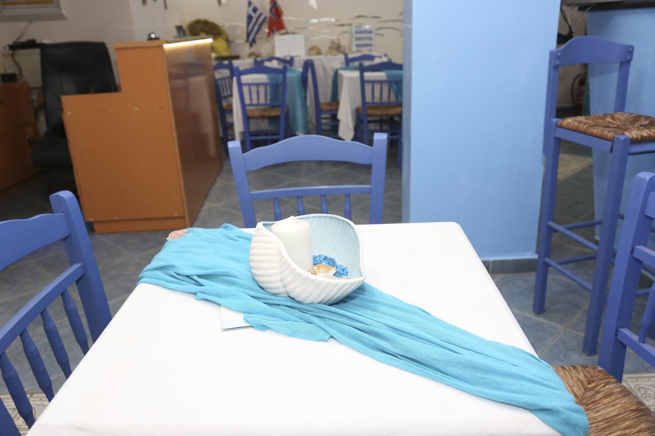 Coral Hotel Plomari エクステリア 写真